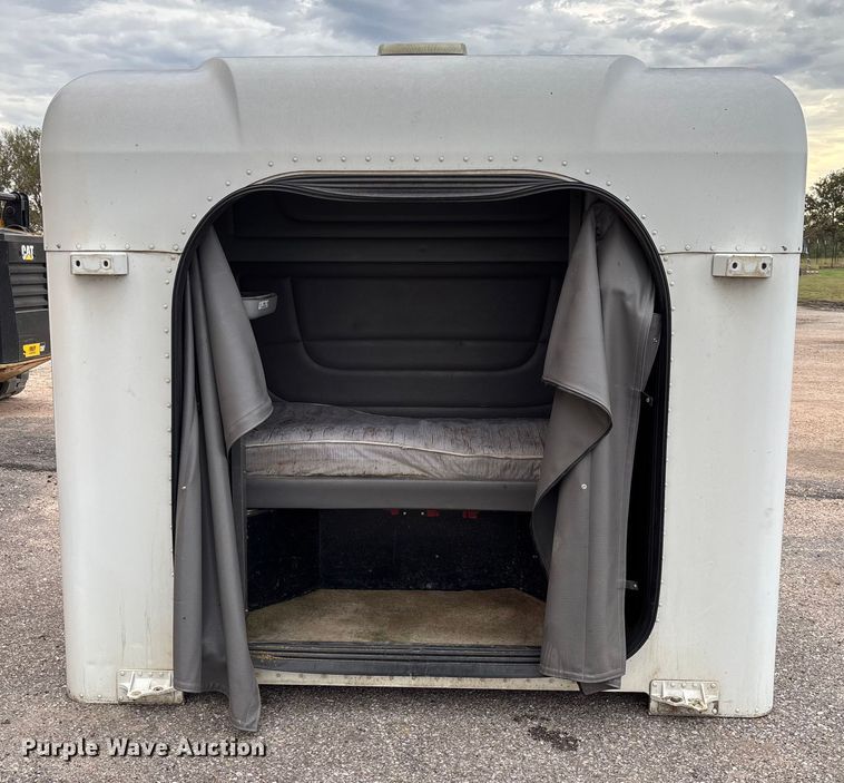 image for item EM8200 Unibilt Ultracab sleeper cab