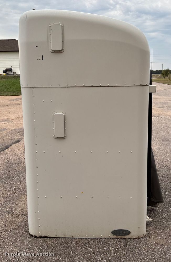 image for item EM8200 Unibilt Ultracab sleeper cab