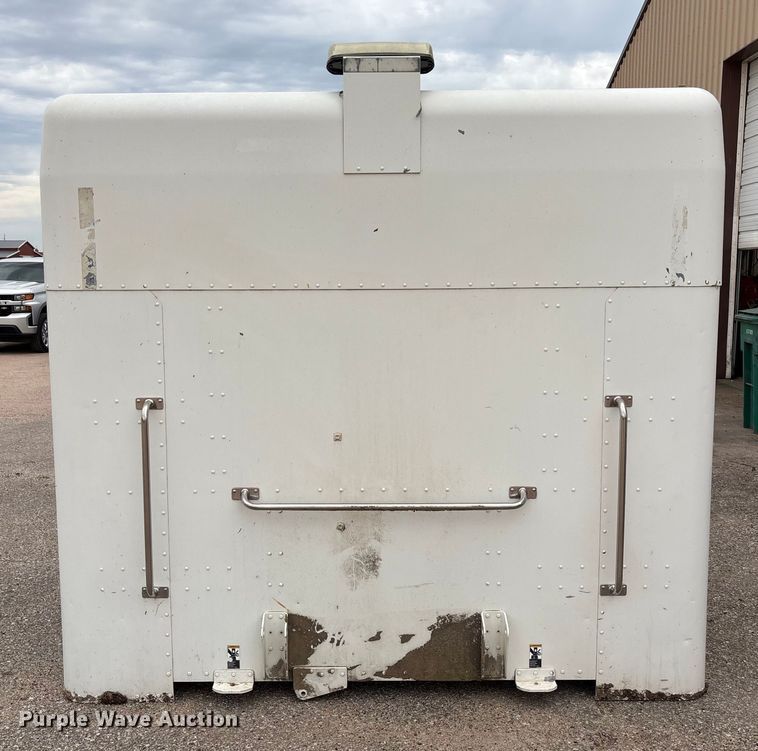 image for item EM8200 Unibilt Ultracab sleeper cab