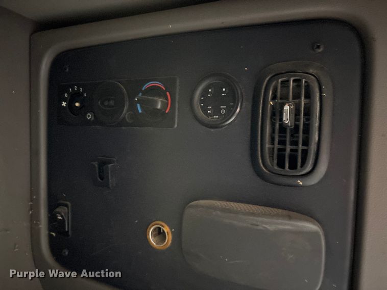 image for item EM8200 Unibilt Ultracab sleeper cab