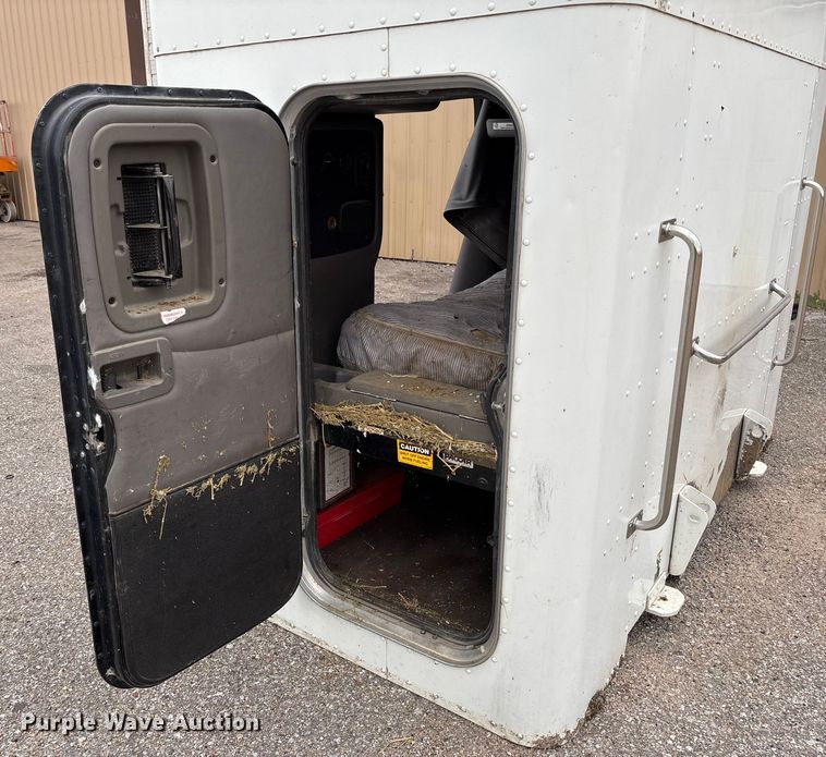 image for item EM8200 Unibilt Ultracab sleeper cab