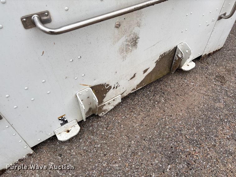 image for item EM8200 Unibilt Ultracab sleeper cab