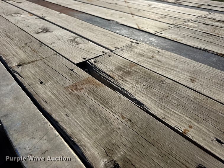 image for item EN0515 2002 Wilson CF-900 flatbed trailer