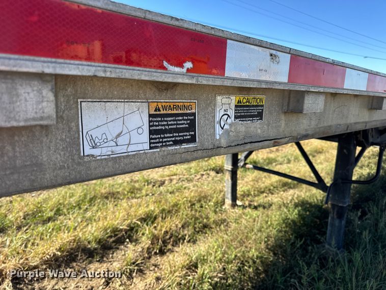 image for item EN0515 2002 Wilson CF-900 flatbed trailer