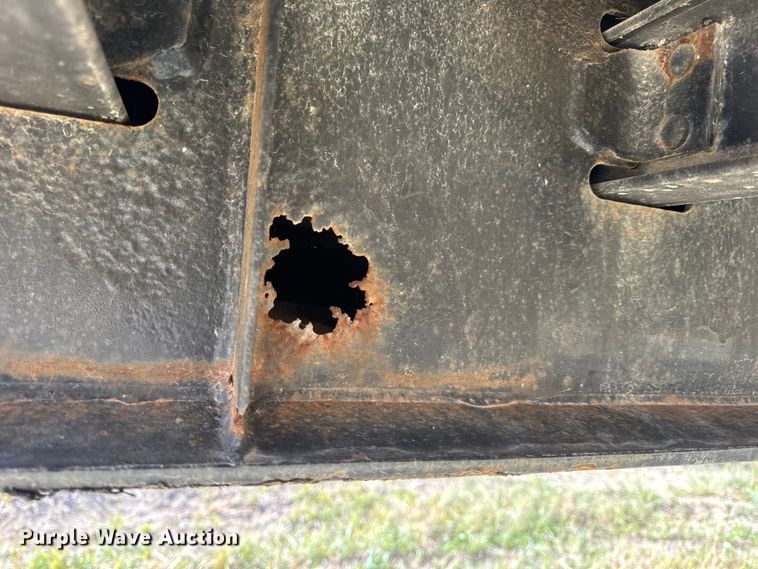 image for item EN0515 2002 Wilson CF-900 flatbed trailer