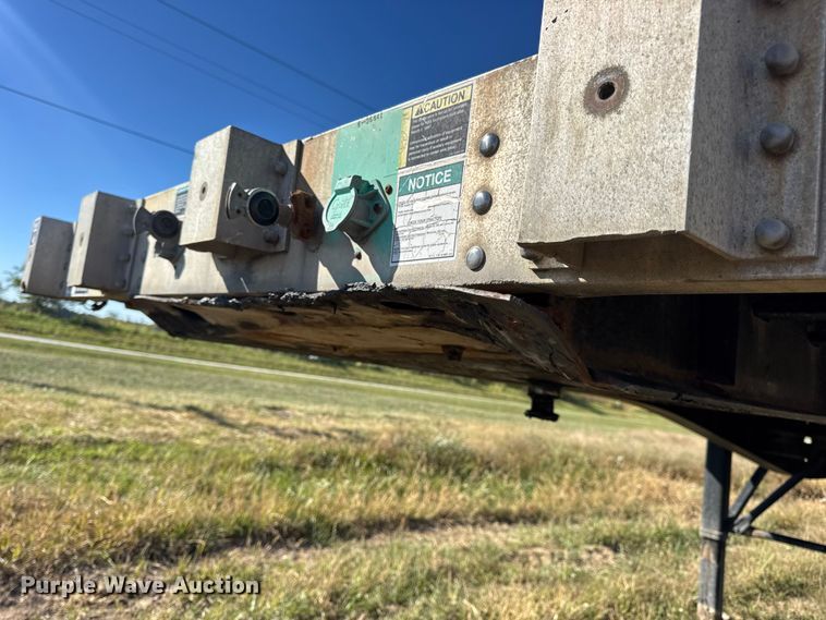 image for item EN0515 2002 Wilson CF-900 flatbed trailer