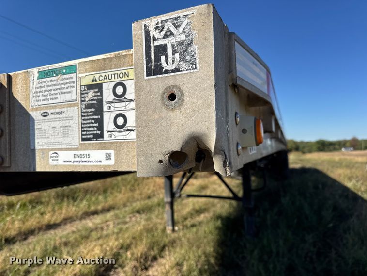 image for item EN0515 2002 Wilson CF-900 flatbed trailer