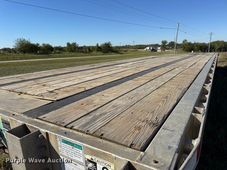 image for item EN0515 2002 Wilson CF-900 flatbed trailer
