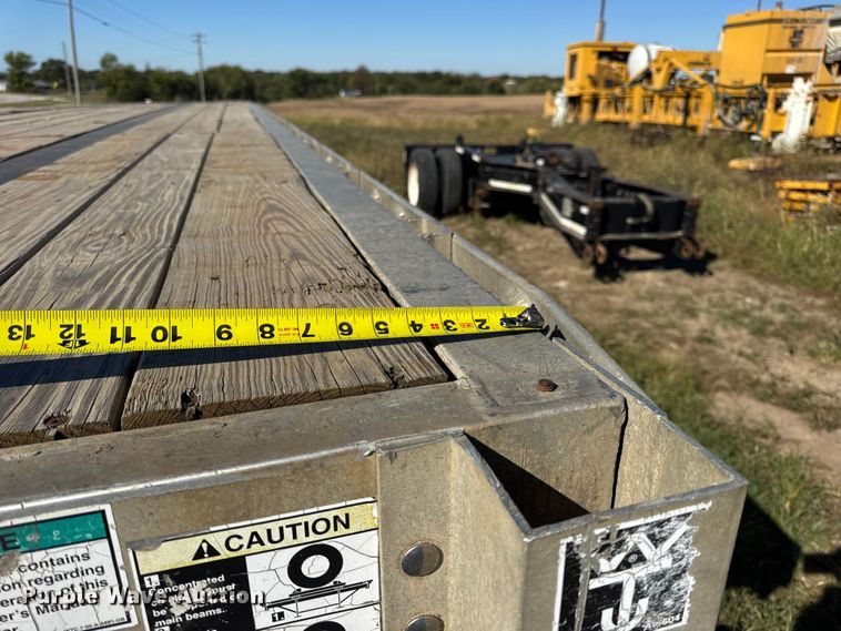 image for item EN0515 2002 Wilson CF-900 flatbed trailer