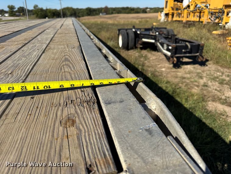 image for item EN0515 2002 Wilson CF-900 flatbed trailer