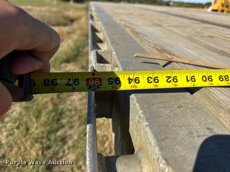 image for item EN0515 2002 Wilson CF-900 flatbed trailer