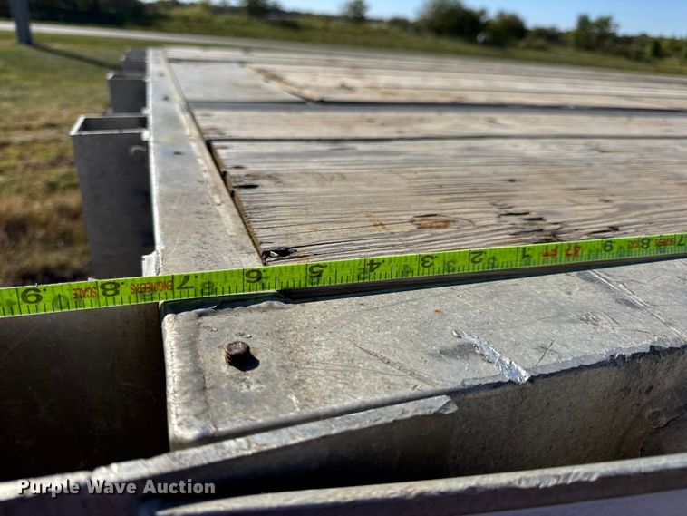 image for item EN0515 2002 Wilson CF-900 flatbed trailer