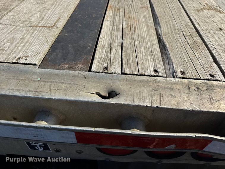 image for item EN0515 2002 Wilson CF-900 flatbed trailer