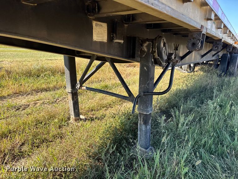 image for item EN0515 2002 Wilson CF-900 flatbed trailer