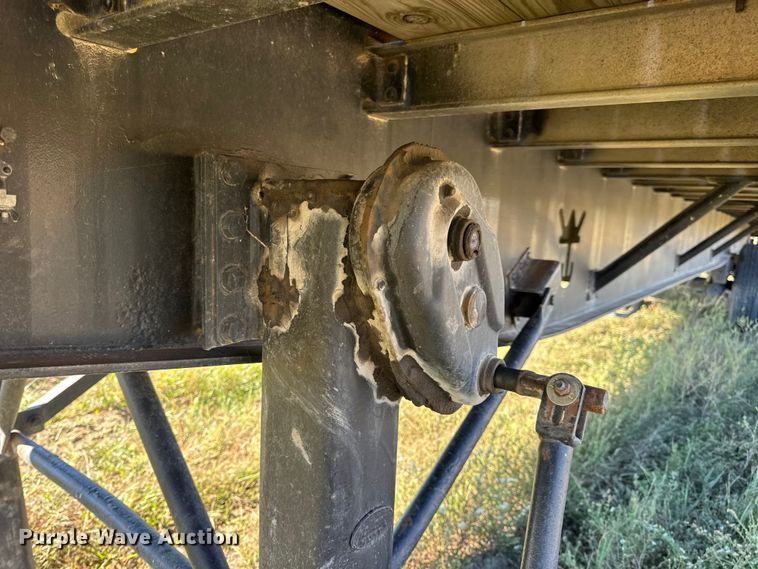 image for item EN0515 2002 Wilson CF-900 flatbed trailer