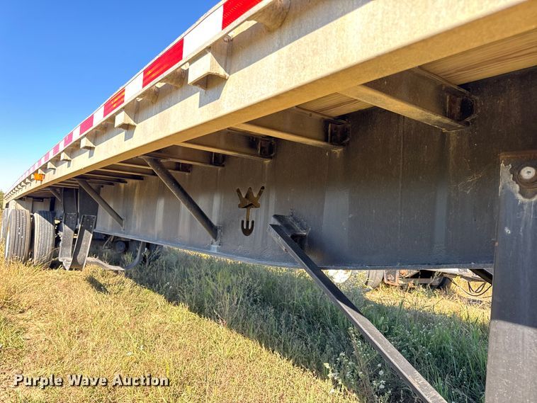 image for item EN0515 2002 Wilson CF-900 flatbed trailer