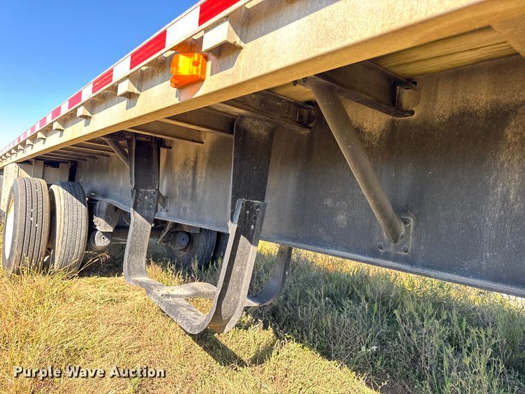 image for item EN0515 2002 Wilson CF-900 flatbed trailer