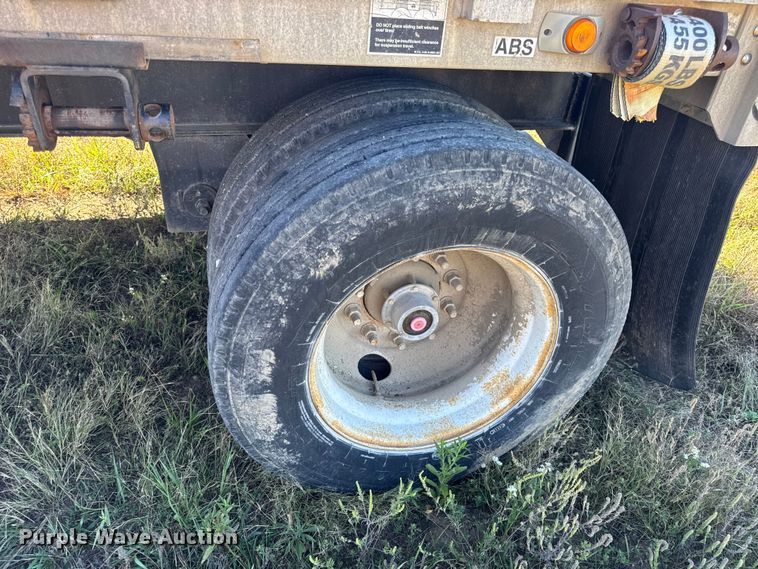 image for item EN0515 2002 Wilson CF-900 flatbed trailer