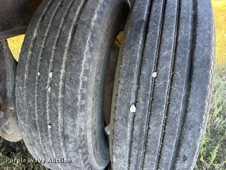 image for item EN0515 2002 Wilson CF-900 flatbed trailer