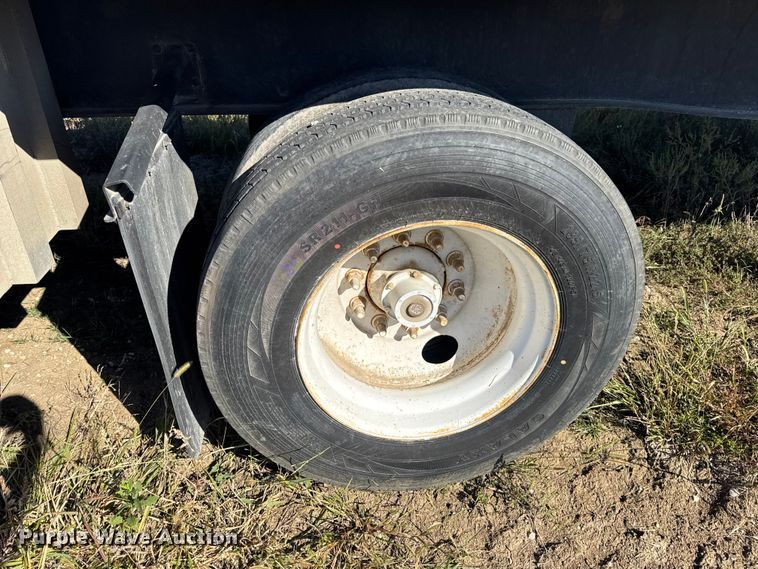 image for item EN0515 2002 Wilson CF-900 flatbed trailer