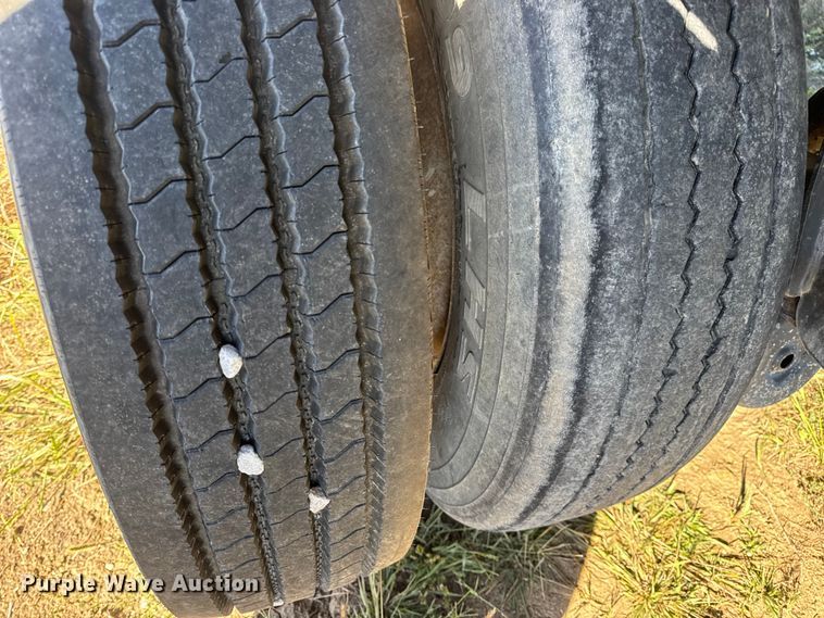 image for item EN0515 2002 Wilson CF-900 flatbed trailer