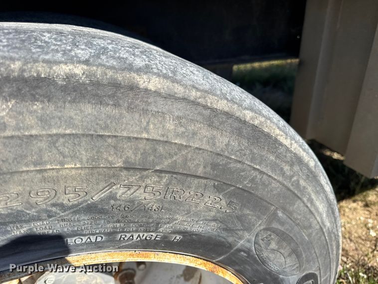 image for item EN0515 2002 Wilson CF-900 flatbed trailer