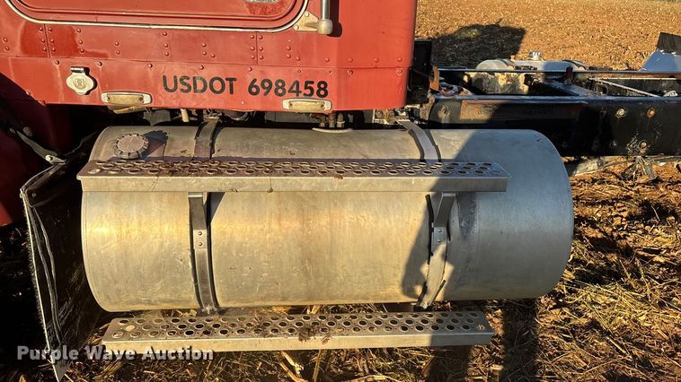 image for item EN5657 1993 Kenworth semi truck