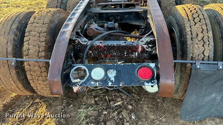 image for item EN5657 1993 Kenworth semi truck