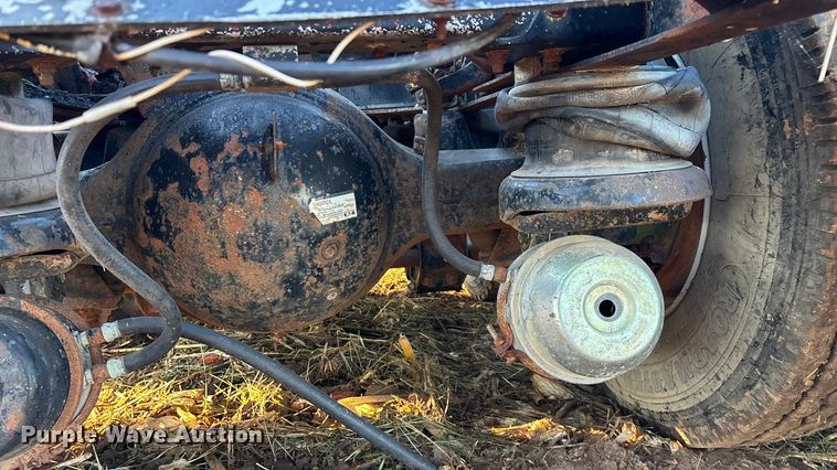 image for item EN5657 1993 Kenworth semi truck