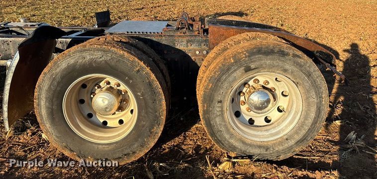 image for item EN5657 1993 Kenworth semi truck