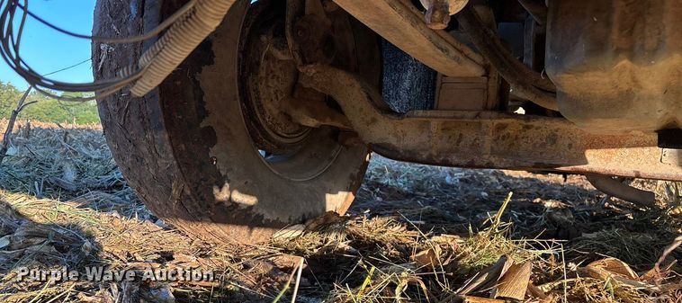 image for item EN5657 1993 Kenworth semi truck