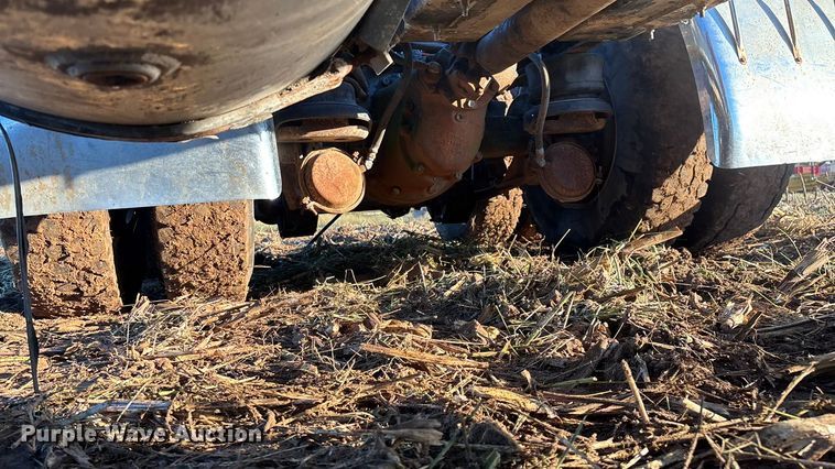 image for item EN5657 1993 Kenworth semi truck