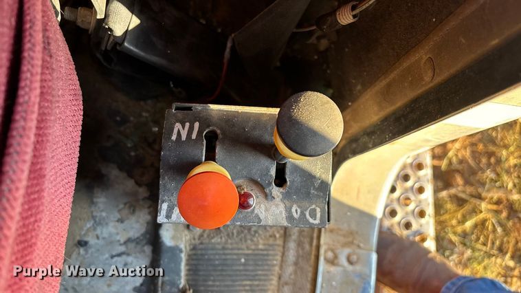 image for item EN5657 1993 Kenworth semi truck