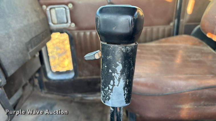 image for item EN5657 1993 Kenworth semi truck