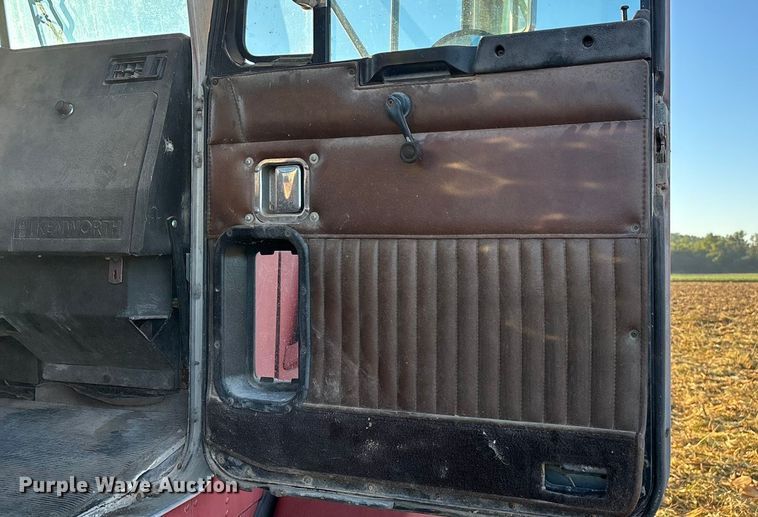 image for item EN5657 1993 Kenworth semi truck