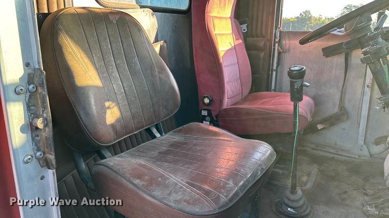 image for item EN5657 1993 Kenworth semi truck