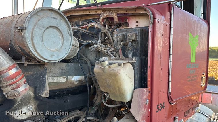 image for item EN5657 1993 Kenworth semi truck