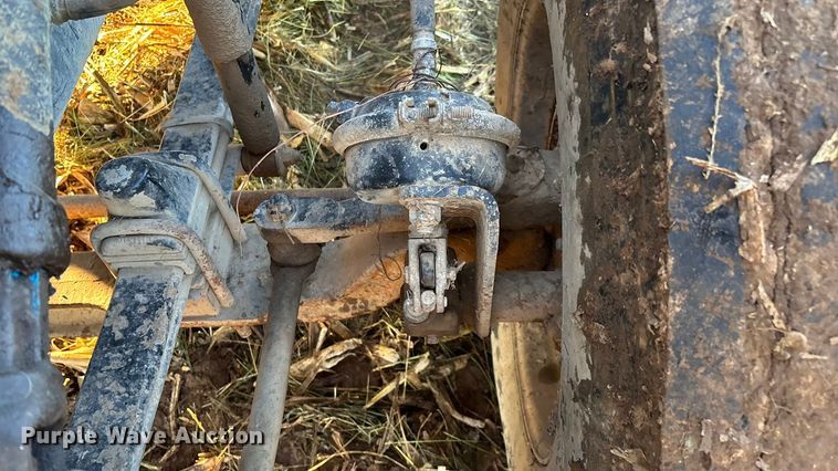 image for item EN5657 1993 Kenworth semi truck