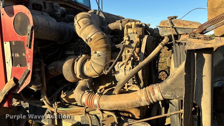 image for item EN5657 1993 Kenworth semi truck