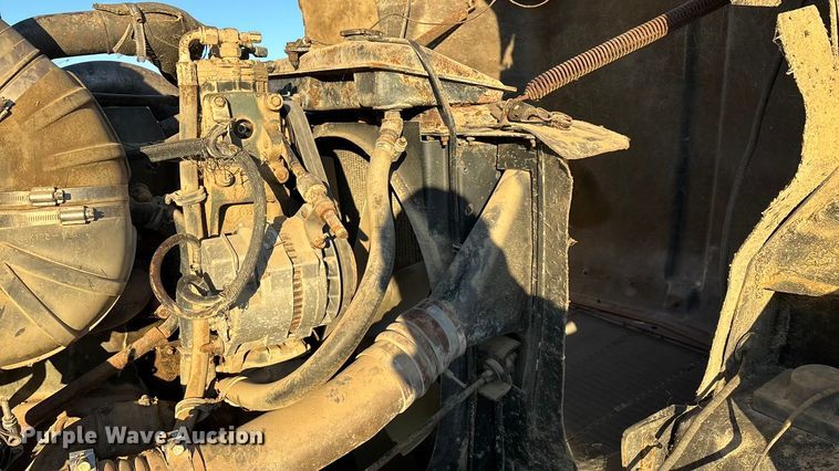 image for item EN5657 1993 Kenworth semi truck