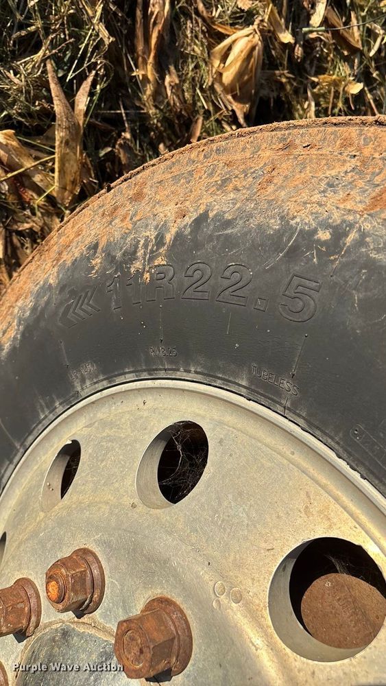 image for item EN5657 1993 Kenworth semi truck