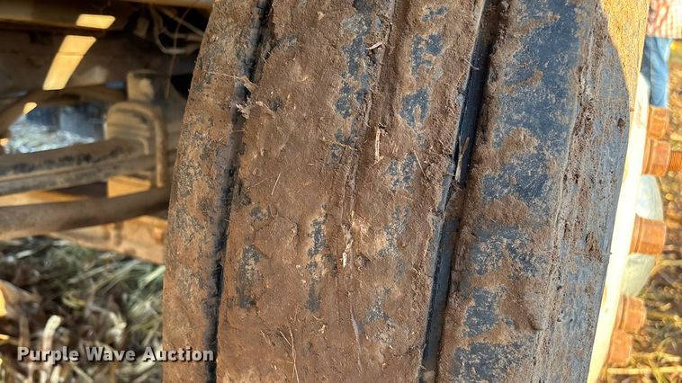 image for item EN5657 1993 Kenworth semi truck