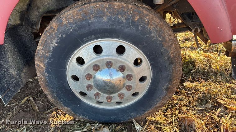 image for item EN5657 1993 Kenworth semi truck