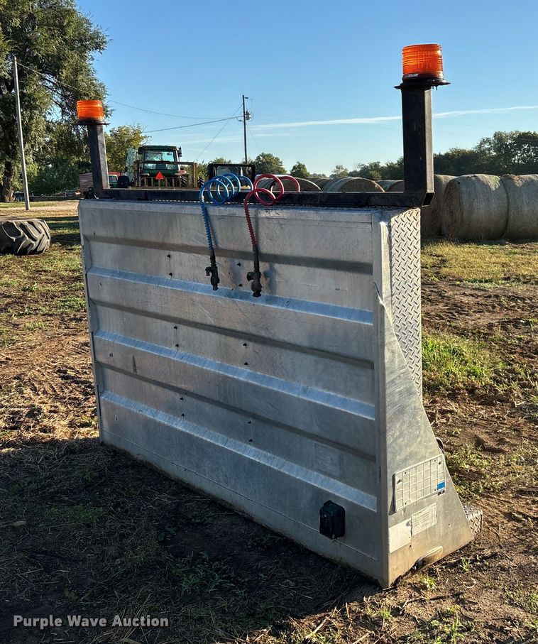 image for item EN5657 1993 Kenworth semi truck