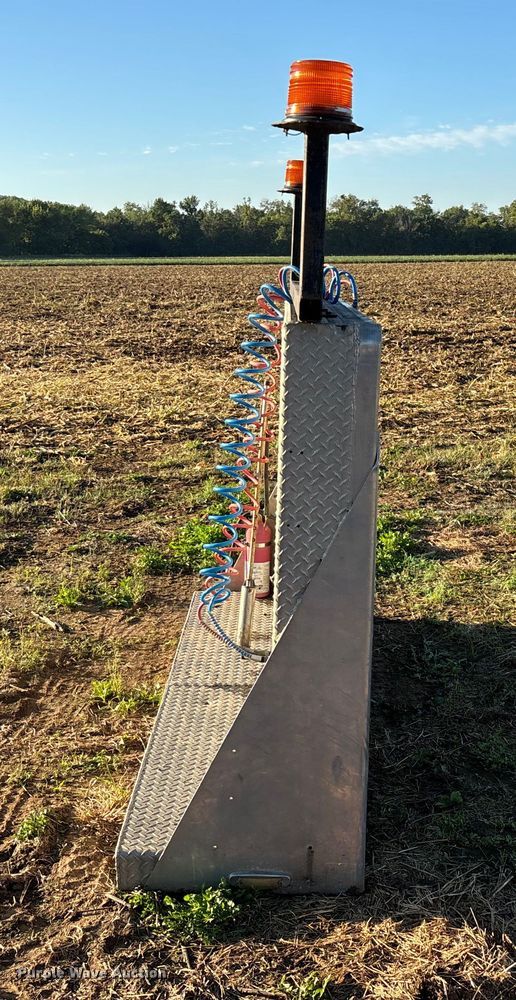 image for item EN5657 1993 Kenworth semi truck