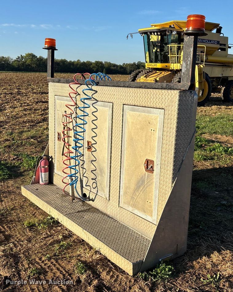 image for item EN5657 1993 Kenworth semi truck