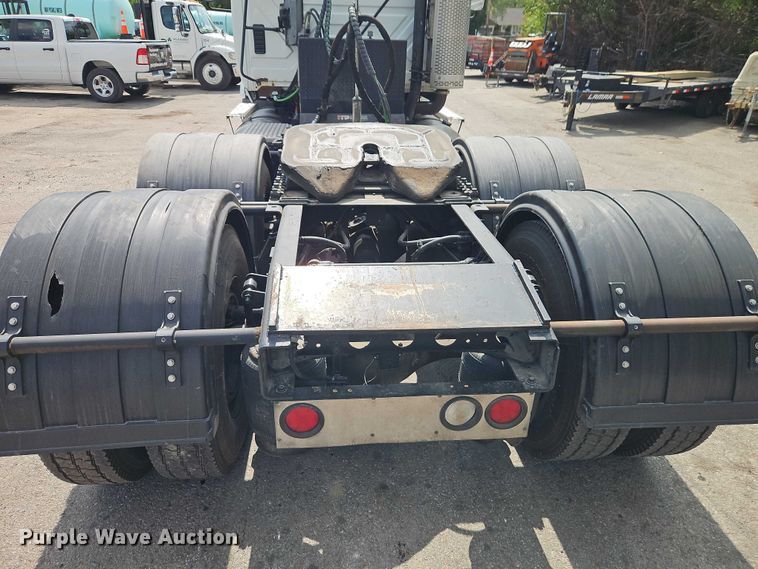 image for item EO4703 2012 International ProStar semi truck