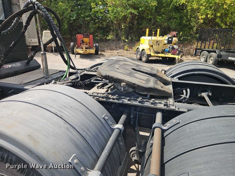 image for item EO4703 2012 International ProStar semi truck