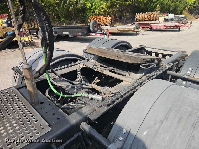 image for item EO4703 2012 International ProStar semi truck