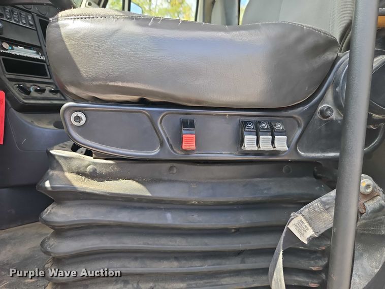 image for item EO4703 2012 International ProStar semi truck